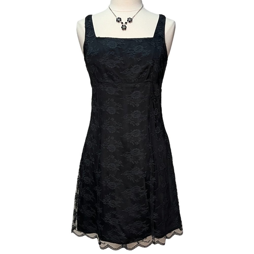 Vintage short lace LBD